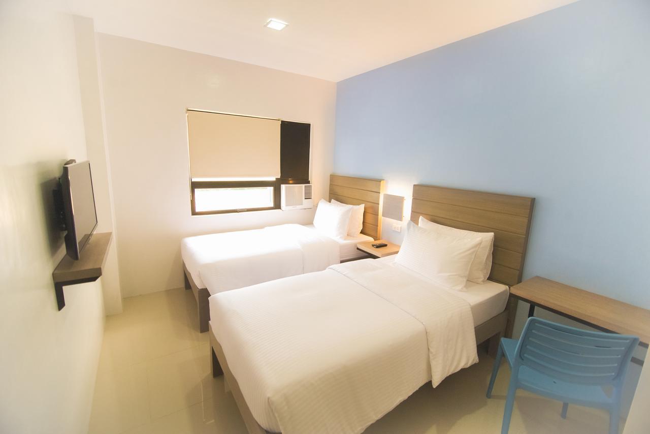 Felix Residences Cebu Exterior photo