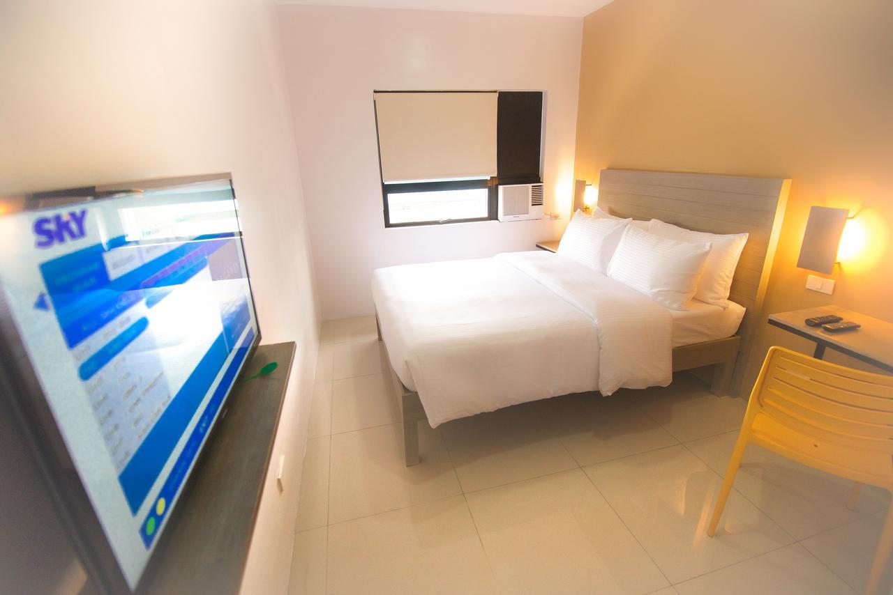 Felix Residences Cebu Exterior photo