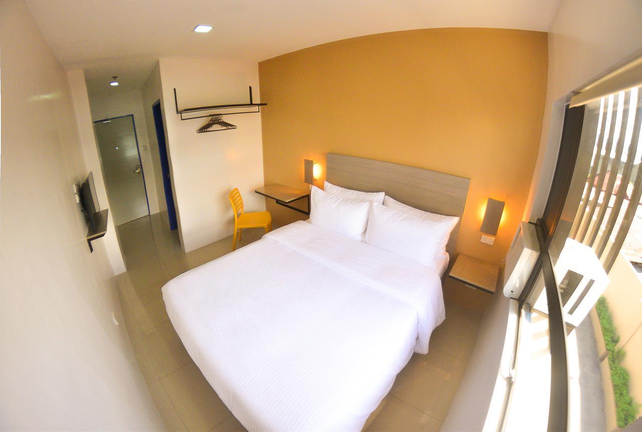 Felix Residences Cebu Exterior photo